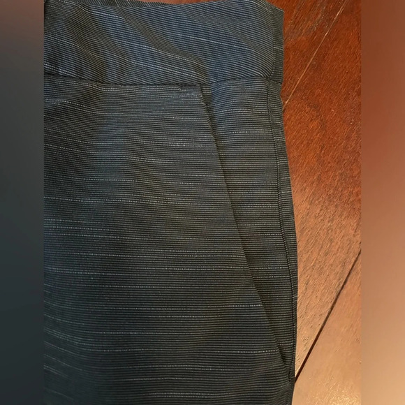 Hang Tan grey color Hybrid Shorts size 34 like new - Picture 10 of 15